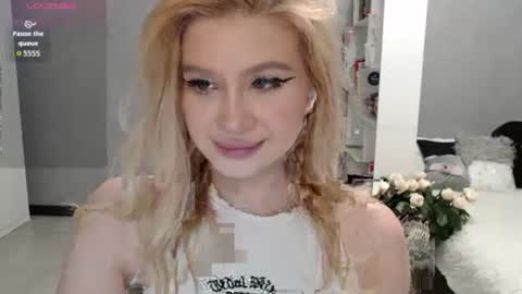 sweet_nicole_333 online show from October 11, 9:03 am