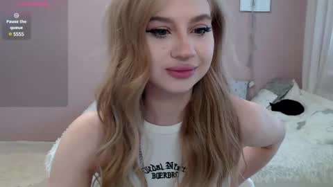 sweet_nicole_333 online show from March 6, 11:36 am