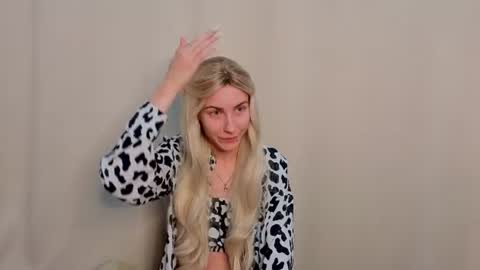 sweet_pixie__ online show from July 14, 2:27 am