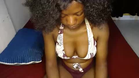 ellanah Tracie online show from January 12, 12:16 am