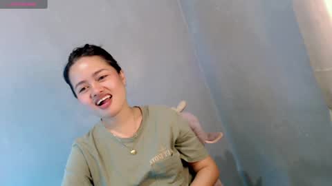 Leah online show from December 7, 5:15 am