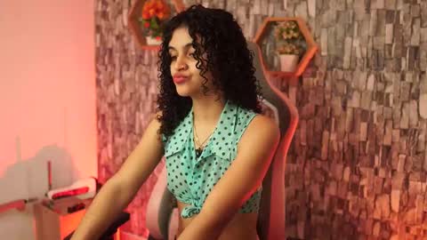 Salom independent model online show from February 19, 9:35 pm