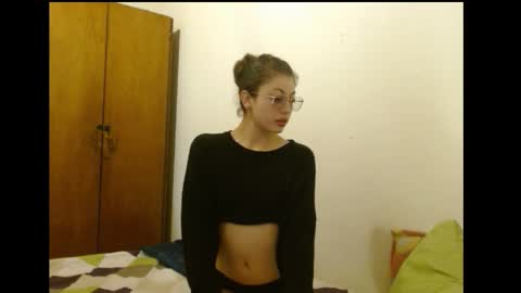 sweetcalm_ online show from March 5, 4:41 am