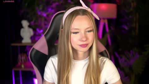 Lina online show from March 11, 4:20 pm