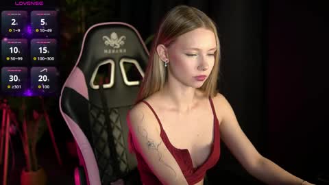 Lina online show from April 8, 4:53 pm