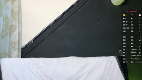 sweetdam12 online show from April 8, 11:07 pm