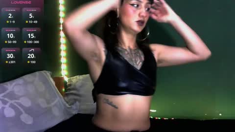 carolayn  online show from November 17, 10:16 am