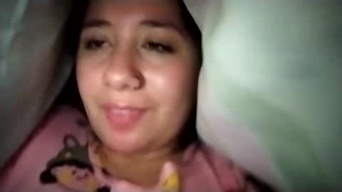 Ana Mara  i cant Make noise My family is here  online show from December 29, 4:38 am