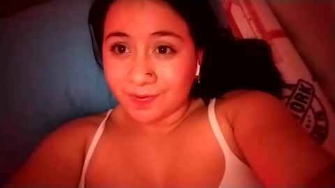 Ana Mara  i cant Make noise My family is here  online show from January 18, 5:52 am