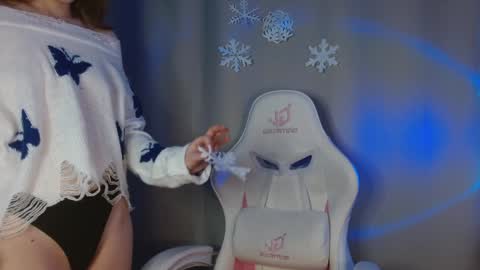 Annie online show from December 5, 8:33 pm