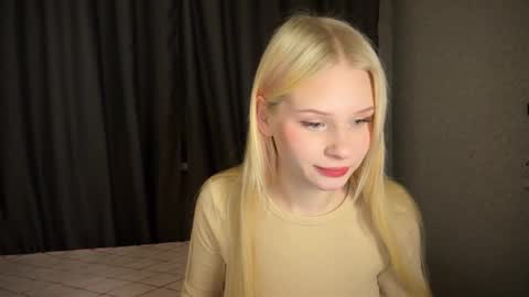 sweetie Lisa3 online show from January 2, 2:13 pm