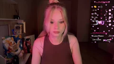 sweetie Lisa3 online show from September 23, 5:33 pm