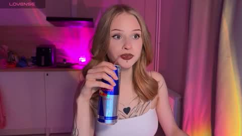 sweetie Lisa3 online show from March 27, 6:30 pm