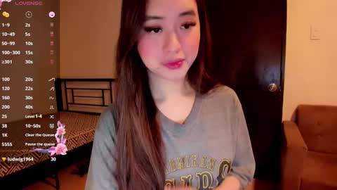 Zoe online show from November 13, 4:55 am