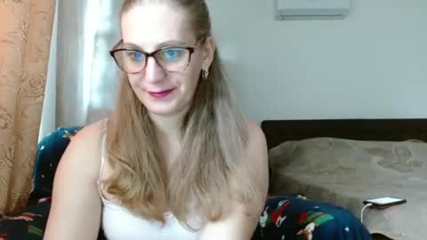 sweetmayaxoxo online show from January 24, 11:15 am