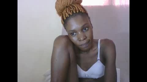 ESTHER online show from February 20, 2:40 pm