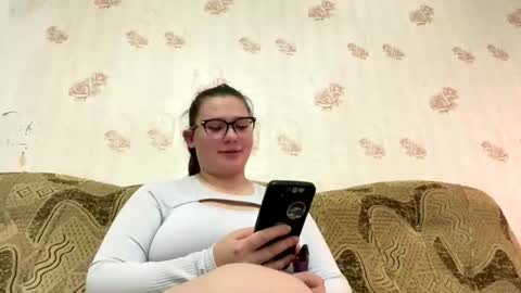 sweetsinua online show from March 27, 9:15 pm