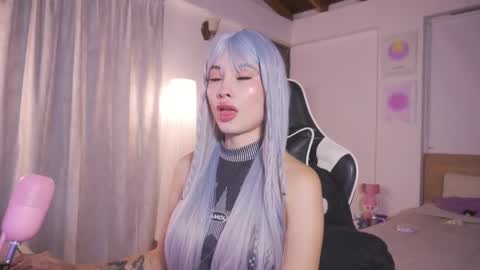 Cat independent model  online show from September 17, 2:09 am