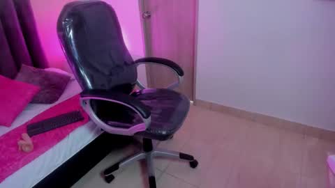 sweett rose   online show from November 15, 4:19 pm