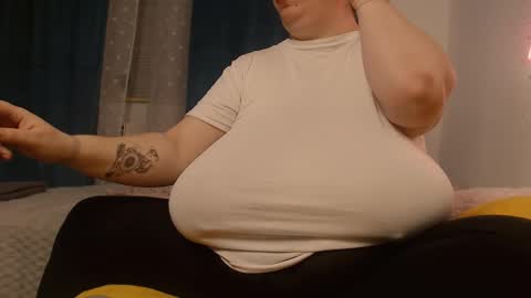 Maya online show from February 28, 11:23 pm