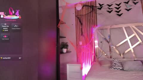 sweetviolet___ online show from October 26, 12:22 pm