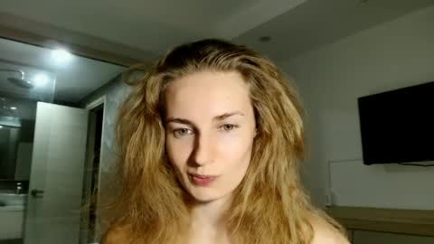 sweety_fruits online show from April 2, 5:21 pm