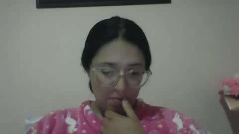 sweetyypeach online show from March 11, 3:04 am