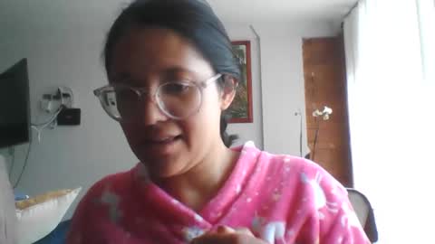 sweetyypeach online show from March 2, 1:42 pm