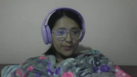 sweetyypeach online show from February 2, 5:10 am