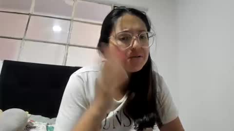 sweetyypeach online show from February 20, 7:08 pm