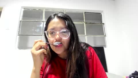 sweetyypeach online show from February 15, 5:19 am