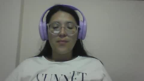 sweetyypeach online show from February 24, 3:21 am