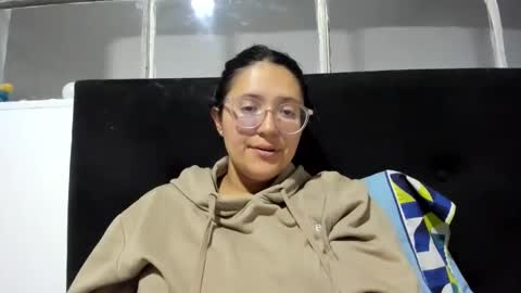 sweetyypeach online show from March 8, 1:48 am