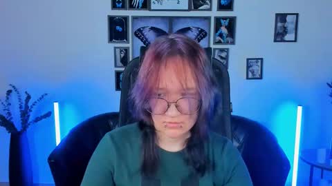 syllviareed online show from January 12, 10:42 am