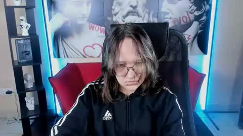 syllviareed online show from December 14, 7:36 am