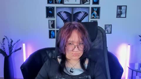 syllviareed online show from January 11, 10:31 am