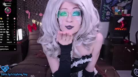 Sylvie online show from December 21, 1:15 am