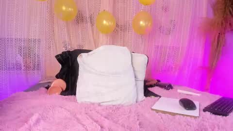 t4mmy_ online show from October 15, 6:05 am