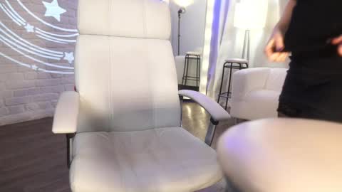 Margo online show from November 18, 8:21 pm