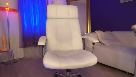 Margo online show from March 5, 3:40 pm