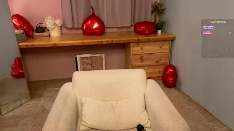 Lizzy online show from February 14, 3:47 pm