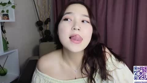 Soo Ying online show from November 30, 9:41 pm