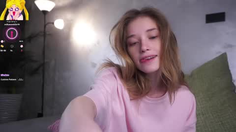 Mia online show from April 2, 2:20 am