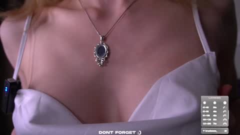 Mia online show from September 25, 1:48 am