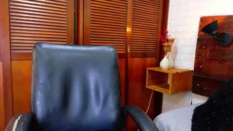    online show from September 30, 9:59 am