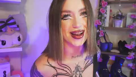 Cami 3 online show from December 16, 5:17 am