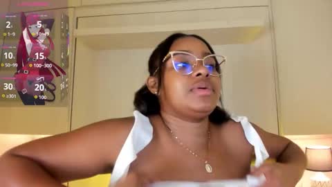 Tami online show from November 11, 8:06 pm