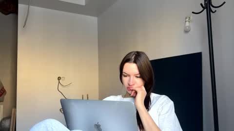 Kira online show from November 19, 5:07 am