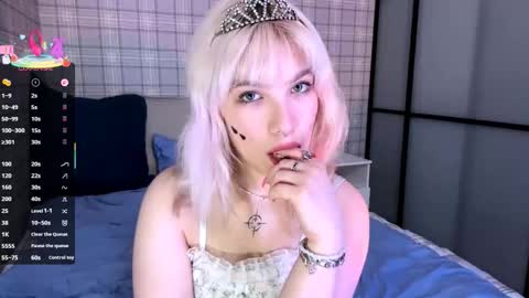 Lola online show from January 15, 7:20 pm