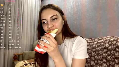 Alice online show from April 3, 4:27 pm